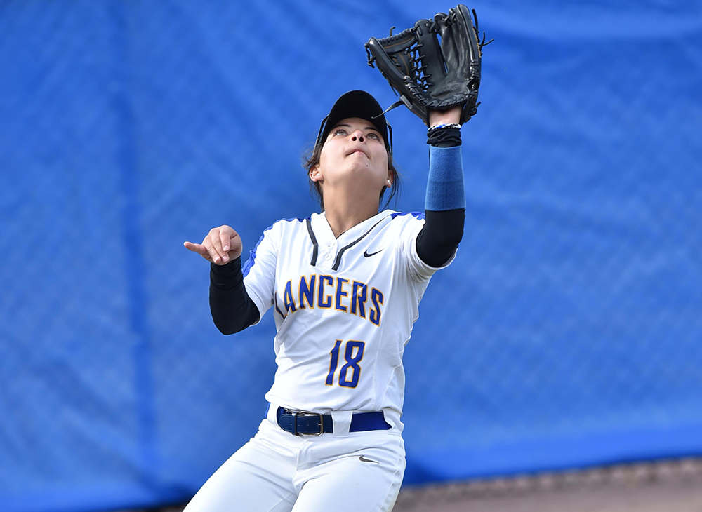 Softball Victorious in One of Two Against Fitchburg