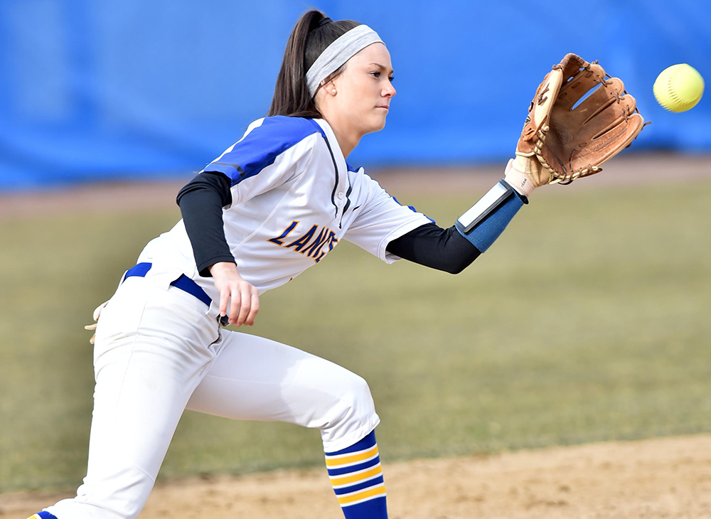 Softball Drops Pair to Framingham